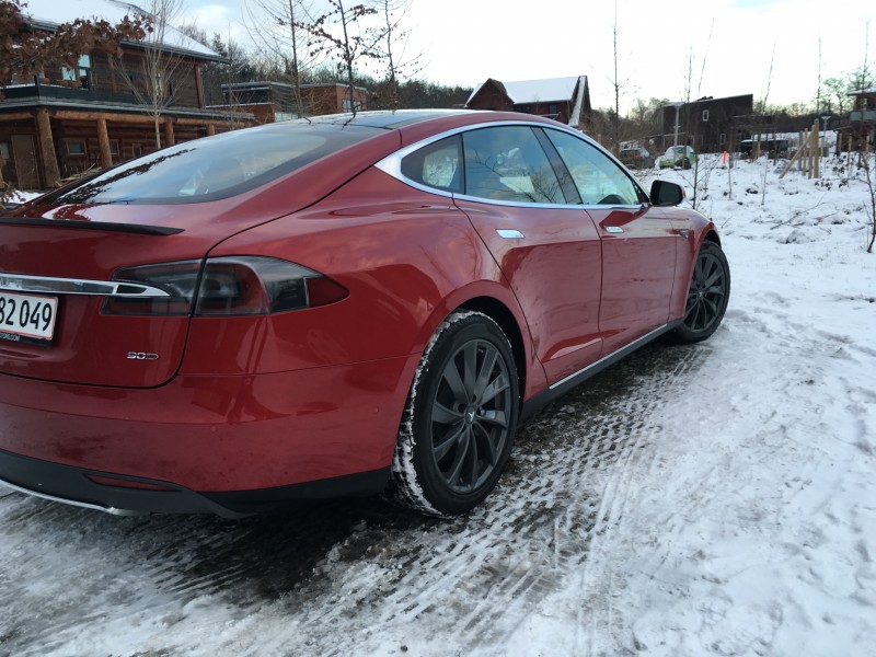 Tesla Model S 90D