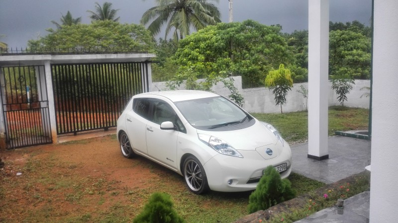 Nissan Leaf ZE0